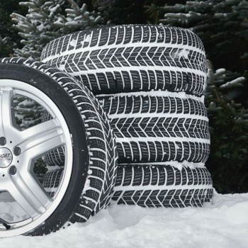 您可以全年驾驶雪地冬季轮胎吗？